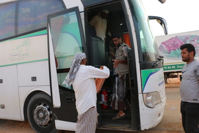 برعاية وكيل محافظة حضرموت جمعية السبيل تنفذ الإغاثة العاجلة  لحجاج بيت الله الحرام بمنفذ الوديعة